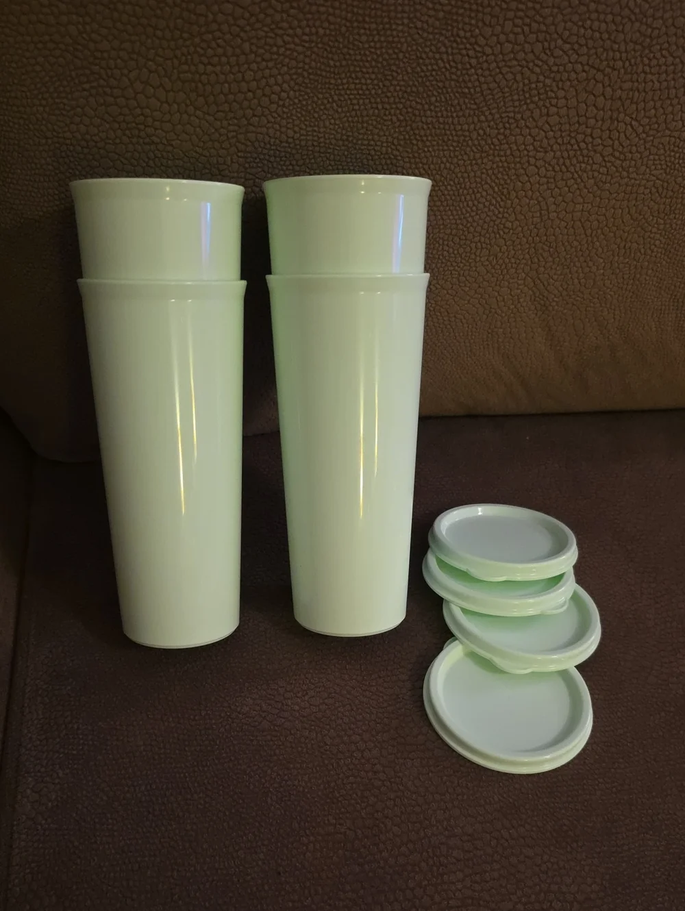 Tupperware Mint Green Plastic Tumblers with Lids #5107. 16oz- NEW Set of 4